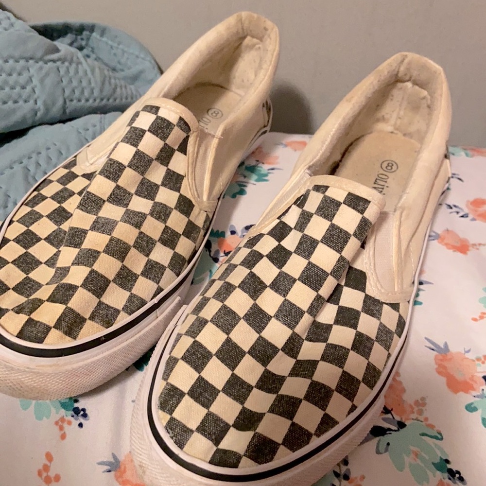 Shoes size 8